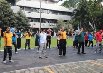 Plt Rektor Senam Bersama Warga Unila 