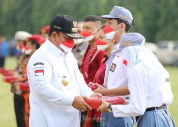 Gubernur Arinal Pimpin Apel  Gerakan Pembagian 10 Juta Bendera Merah Putih