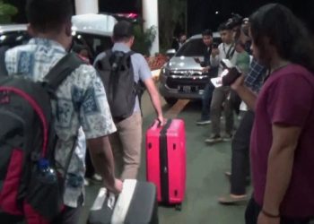 Geledah Rektorat Unila, Tim KPK Bawa 5 Koper Berisi Dokumen