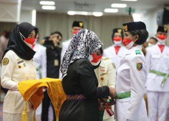 Wagub Chusnunia Chalim Kukuhkan Paskibraka  Lampung 