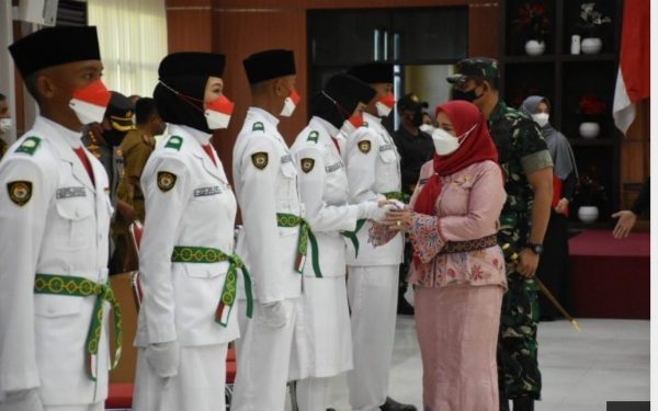 Pengukuhan Paskibraka Bandar Lampung 2022, Walikota Eva Dwiana  Janji Berikan Beasiswa