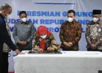 Walikota Bandar Lampung  Eva Dwiana Resmikan Gedung Kantor Ombudsman