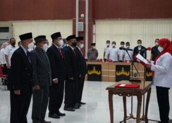 Walikota Eva Dwiana Lantik Pengurus BAZNAS Bandar Lampung Periode 2022-2027