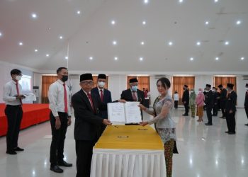 Rektor ITERA Lantik Dr. Rahayu Sulistyorini Sebagai Warek Bidang Umum dan Keuangan