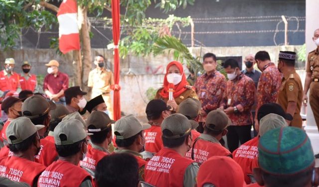 Walikota Eva Dwiana : Hari ini, Insentif Aparatur Kelurahan Bandar Lampung Cair