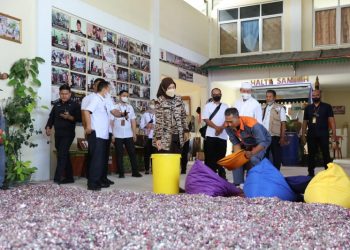 Wagub Chusnunia Chalim Tinjauan TPS 3R Jejama Secancanan di Pringsewu