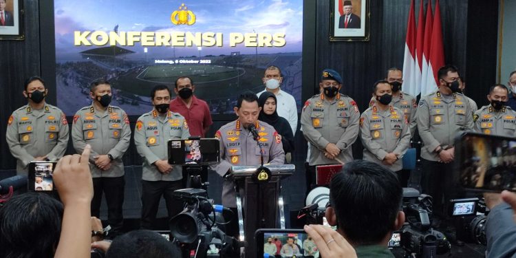 Kapolri: Ada 6 Tersangka Tragedi Kanjuruhan