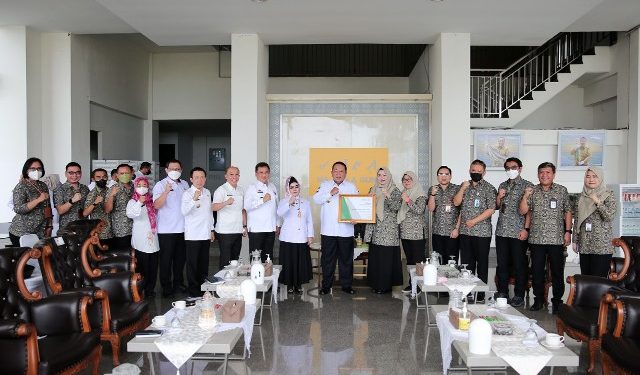 Aktif Optimalkan Program JKN-KIS, Gubernur Lampung Terima Penghargaan dari BPJS