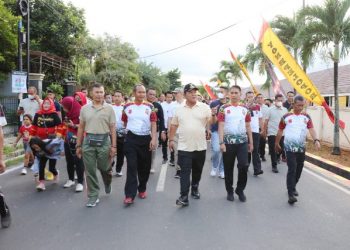 Gubernur Arinal Djunaidi Lepas Jalan Sehat dalam Rangka HUT Brimob Polri ke-77