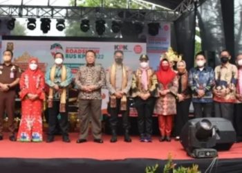 Walikota Eva Dwiana Ikuti  Rangkaian Roadsow Bus KPK di Bandar Lampung