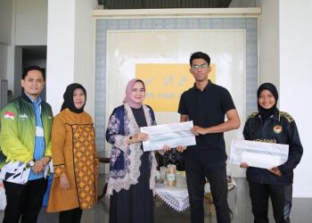 Riana Sari Arinal Lepas Kontingen Mahasiswa untuk Mengikuti POMNAS di Sumatera Barat