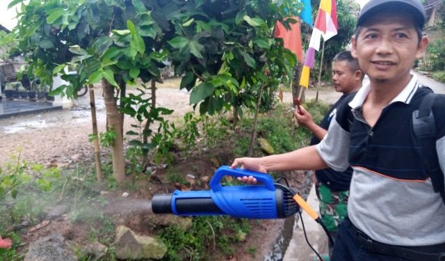Dosen ITERA Ciptakan Otomatisasi Alat Semprot Pestisida Cair untuk Petani Jatisari
