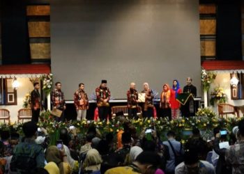 Warek Unila Prof. Suharso Hadiri Silaknas dan Milad ke-32 ICMI