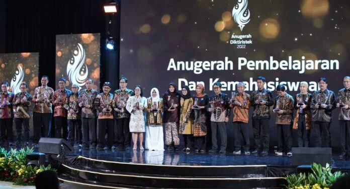 Unila Boyong Lima Anugerah Humas Diktiristek 2022