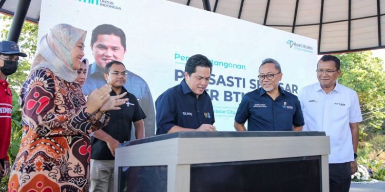 Menteri BUMN dan Menteri Perdagangan Bersama Wagub Chusnunia Resmikan Area Selasar Siger BTN