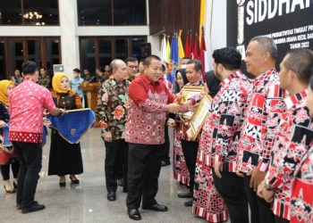 Gubernur Arinal Berikan Anugerah Siddhakarya Kepada 9 Perusahaan