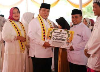 Hadiri Pengajian Akbar, Gubernur Lampung Beri Bantuan Kesejahteraan Sosial dan Keagamaan