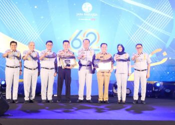 Dirjen Bina Keuangan Daerah Kemendagri Agus Fatoni Terima Penghargaan Dari Jasa Raharja