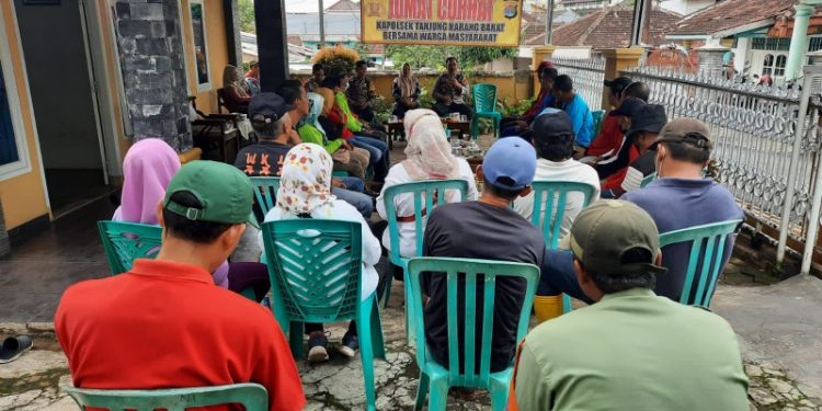 Polsek Tanjungkarang Barat Gelar Jumat Curhat Bersama Warga Kelurahan Durian Payung