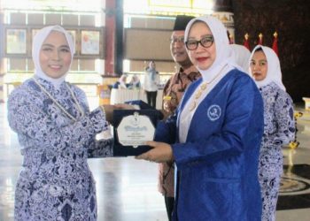 Kukuhan Pengurus IWAPI Lampung Tengah, Bunda Reny Berharap Produk UMKM Go Internasional
