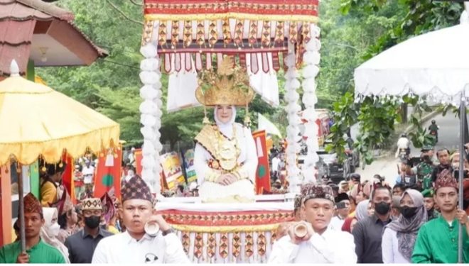 Walikota Bandar Lampung Eva Dwiana Dapat Gelar Batin Mustika Cahaya Marga