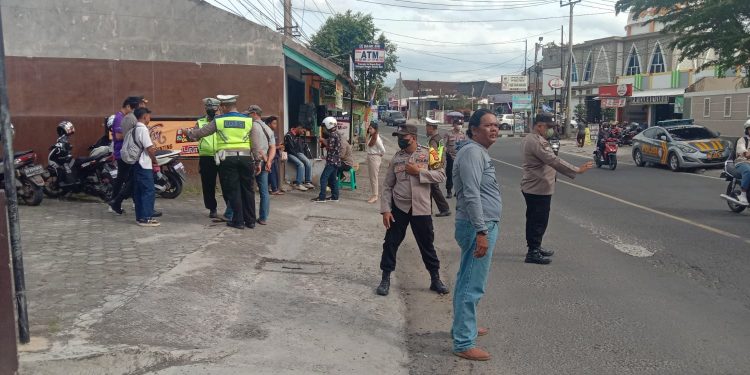 Antisipasi C3,Tawuran dan Balapan Liar, Polsek Tanjungkarang Barat Gelar Razia kendaraan