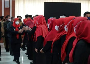 Wali Kota Eva Dwiana Lantik 6 Pejabat Tinggi Pratama dan Kepala Sekolah
