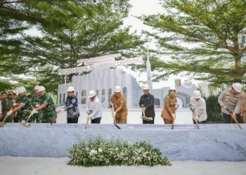 Gubernur Arinal Bersama Kemenpora Lakukan Peletakan Batu Pertama Pembangunan Masjid Raya Al-Bakrie