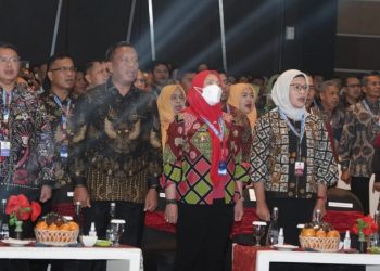 Walikota Bandar Lampung Terima Penghargaan Dukcapil Hebat Dari Kemendagri