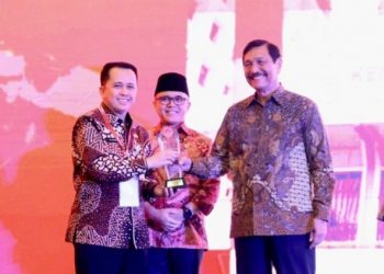 Perkuat Kebijakan SPBE, Kemendagri Terima Penghargaan Digital Government Award 2023