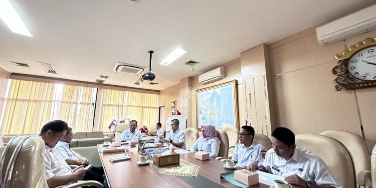 Ketua DPRD Mingrum Gumay : Bentuk Tim Kkhusus Lintas Sektoral Soal SMK Unggul Terpadu