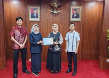 Unila Raih Penghargaan Wajib Pajak dengan Kontribusi Pembayaran Pajak Terbesar