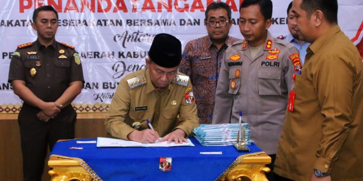 Pemkab Lampura dan Instansi Vertikal Tanda Tangani Perjanjian Kerja Sama MPP