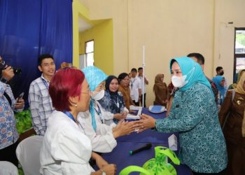 Ketua Tim Penggerak PKK Buka Baksos Kolaborasi Percepatan Penurunan Stunting