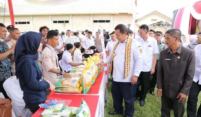 Gubernur Arinal Luncurkan Bantuan Pangan Beras dan Pasar Murah di Kabupaten Pringsewu