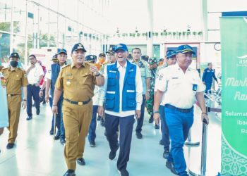 Gubernur Arinal Tinjau Arus Mudik Lebaran di Pelabuhan Bakauheni