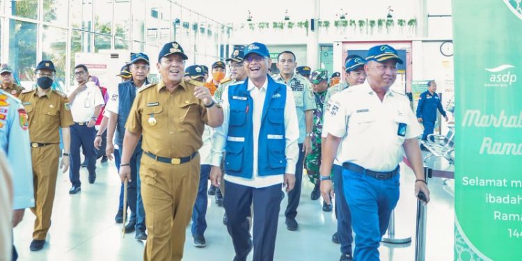 Gubernur Arinal Tinjau Arus Mudik Lebaran di Pelabuhan Bakauheni