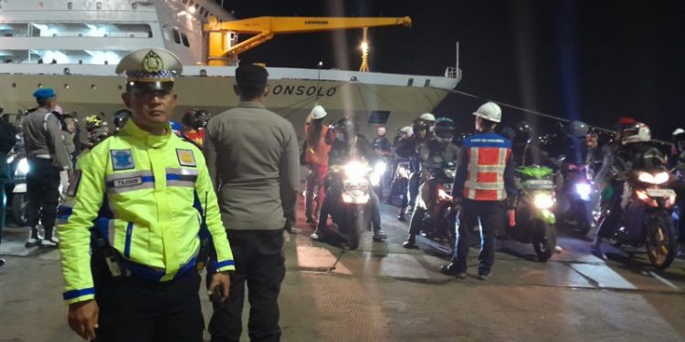 Sat Lantas Polresta Bandar Lampung Lakukan Pengawalan Ratusan Pemudik Sepeda Motor