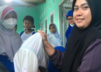 SD Al Kautsar Bagikan 360 Paket Sembako Ramadan