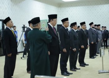 Lantik 7 Pejabat Baru, Rektor Unila Amanatkan Pencapaian 8 IKU