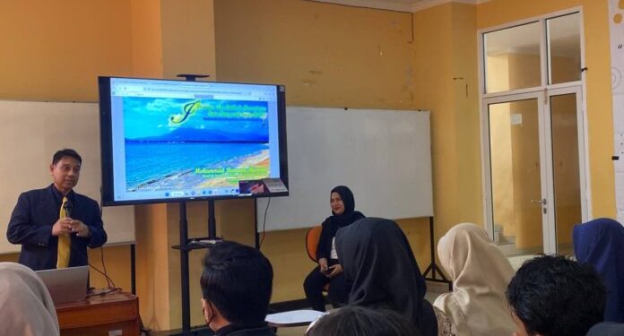 Fisip Unila Gelar Kuliah Tamu Politik Identitas Dan Etnik di Nusantara