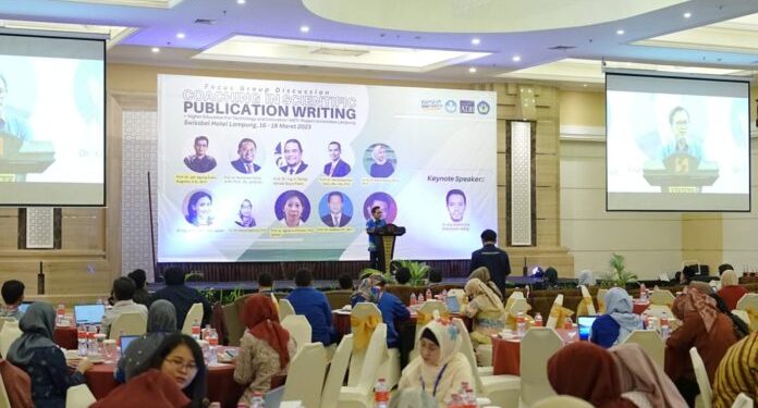 Tingkatkan Publikasi Dosen, Tim HETI Unila Gelar Scientific Publication Writing