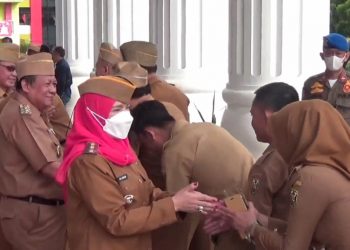 Walikota Eva Dwiana Gelar Halal Bihalal Bersama Para ASN di Halaman Kantor Pemkot Bandar Lampung