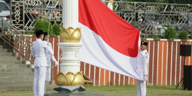 Pemprov Lampung Gelar Upacara Peringati Hari Pendidikan Nasional di Lapangan Korpri