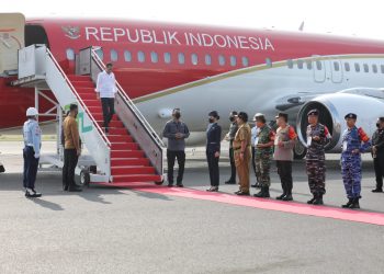 Gubernur Lampung dan Jajaran Forkopimda Sambut Kedatangan Presiden Jokowi di Bandara Raden Inten II