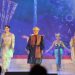 Kenakan Tapis, Riana Sari Arinal Tampil Fashion Show pada HUT ke-43 Dekranas