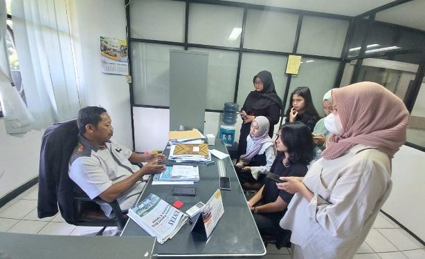 Humas Unila Latih Mahasiswa Magang Jurnalistik Dasar