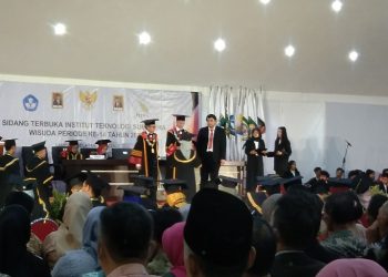 Wisuda 104 Sarjana Baru, Rektor Imbau Lulusan Aktif di IKA ITERA