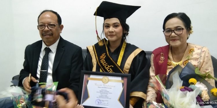 Raih IPK 3,93, Regina Berencana Lanjutkan Studi Apoteker di Unpad