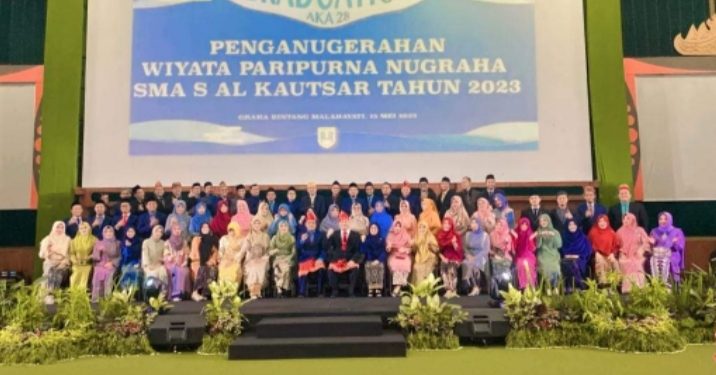 SMA Al Kautsar Sematkan Wiyata Paripurna Kepada 347 Lulusan